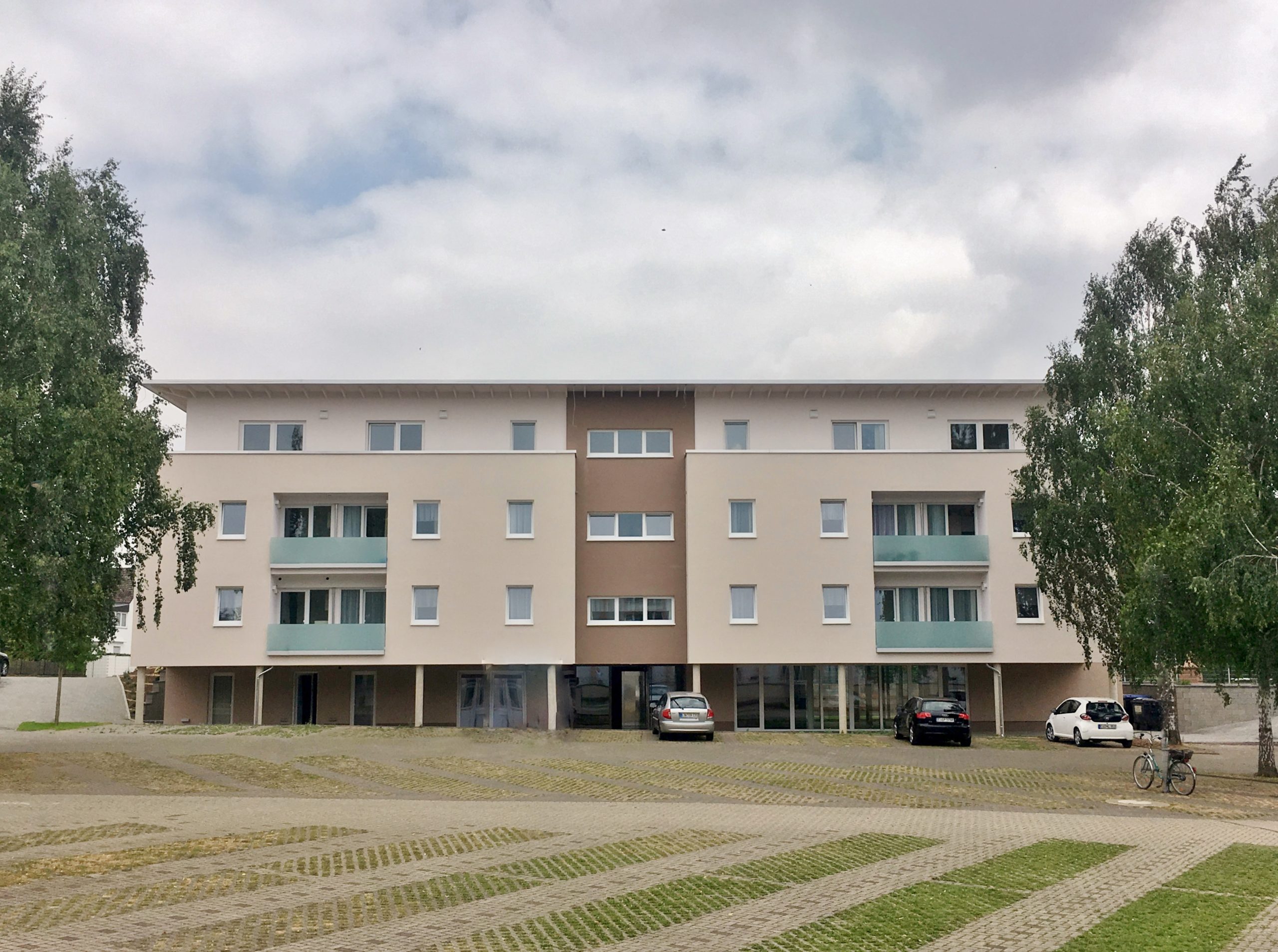 Seniorenhaus-1-scaled.jpg